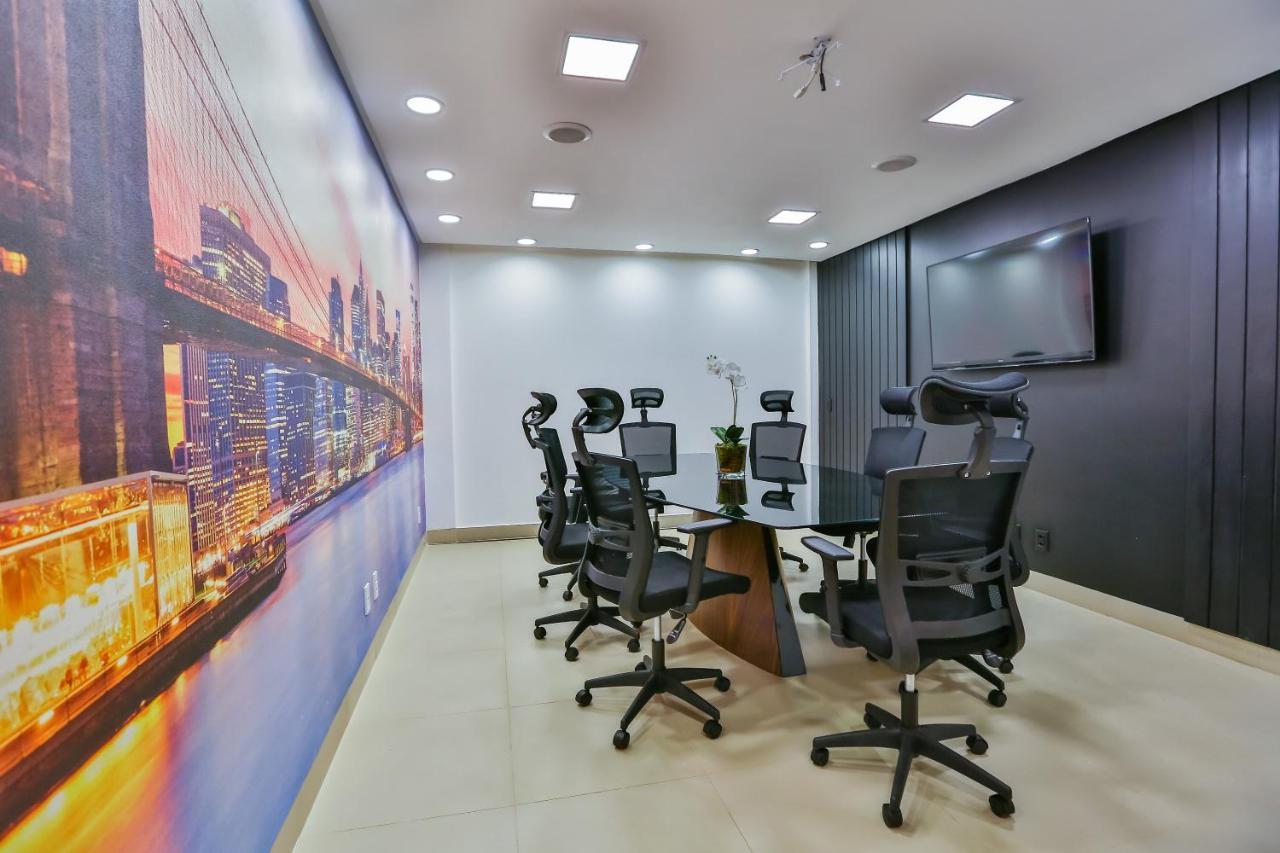 Golden Lis Hotel Boutique Goiânia Exterior foto Meeting room at the airport