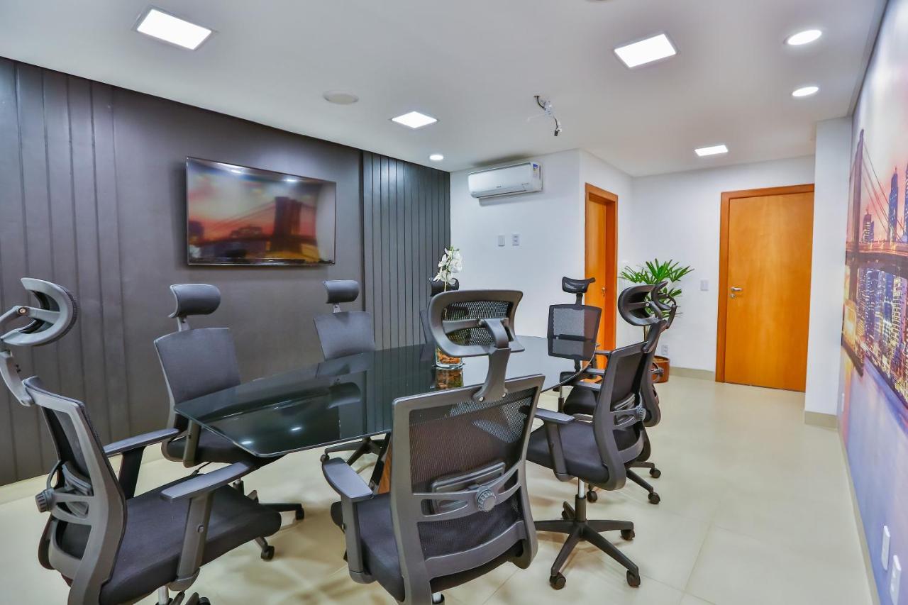 Golden Lis Hotel Boutique Goiânia Exterior foto Meeting room at the headquarters of the company in São Paulo