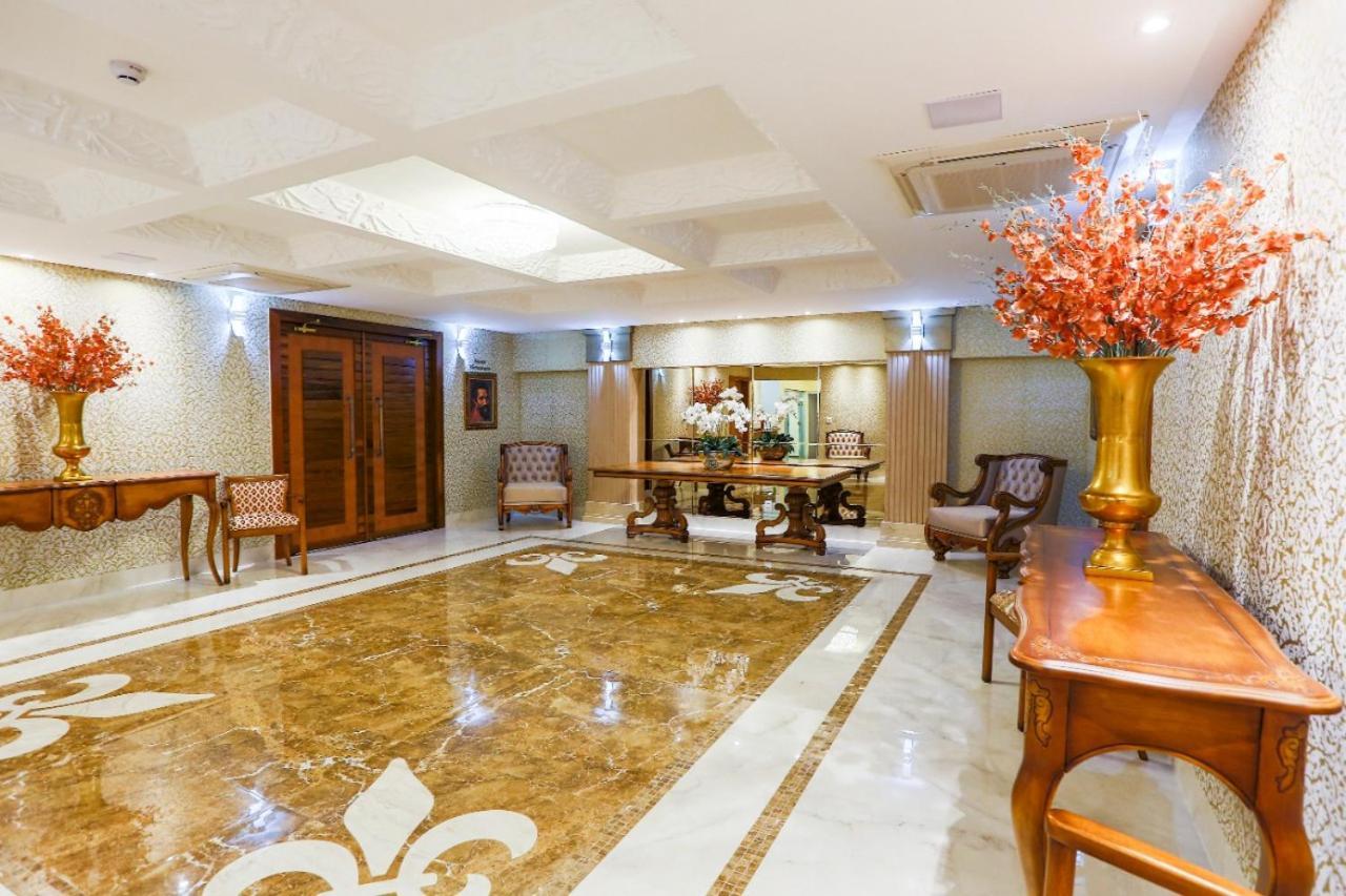 Golden Lis Hotel Boutique Goiânia Exterior foto Lobby
